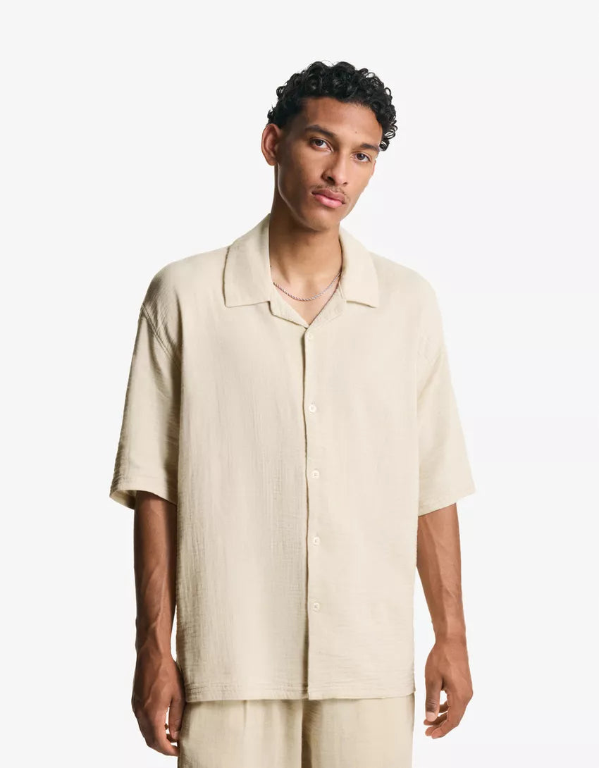 Rövid ujjú ing BERSHKA, bézs