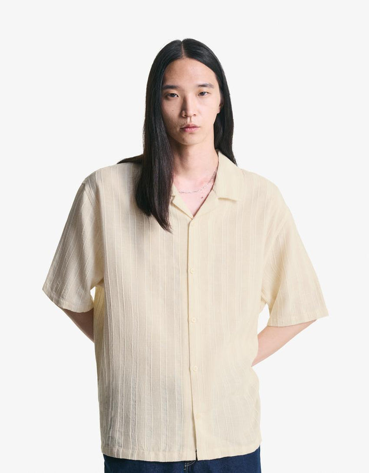 Rövid ujjú ing BERSHKA, krémszínű
