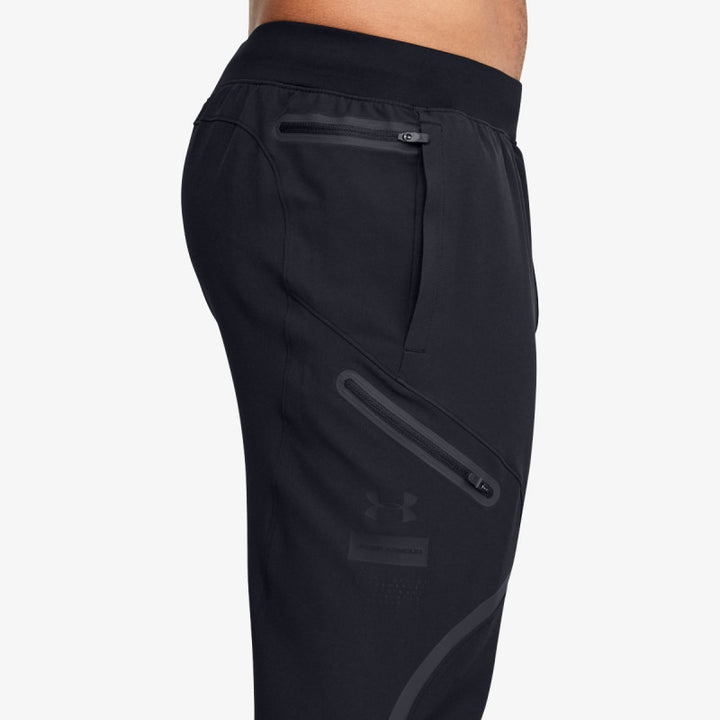 UNDER ARMOUR nadrág, fekete