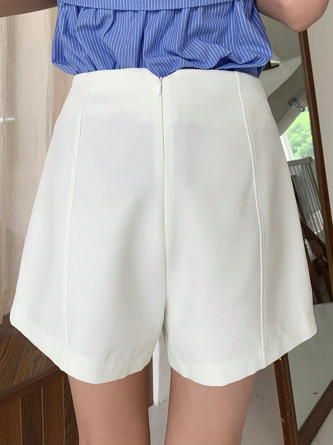 Pantaloni scurți SHEIN, crem