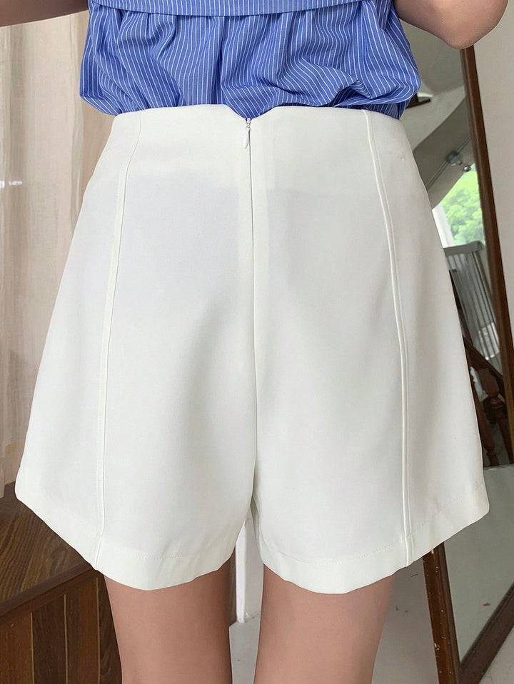 Pantaloni scurți SHEIN, crem