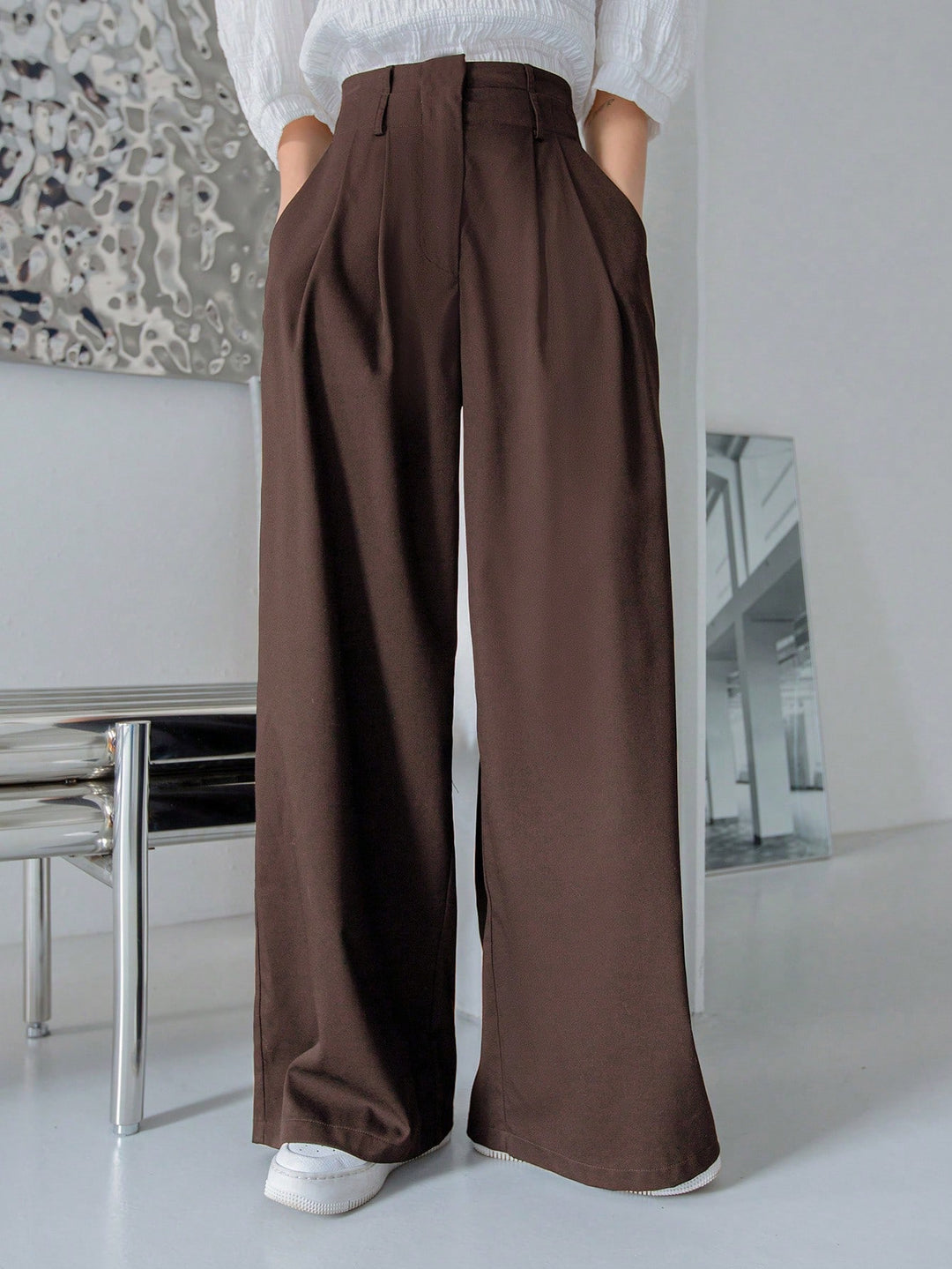Pantaloni SHEIN, maro