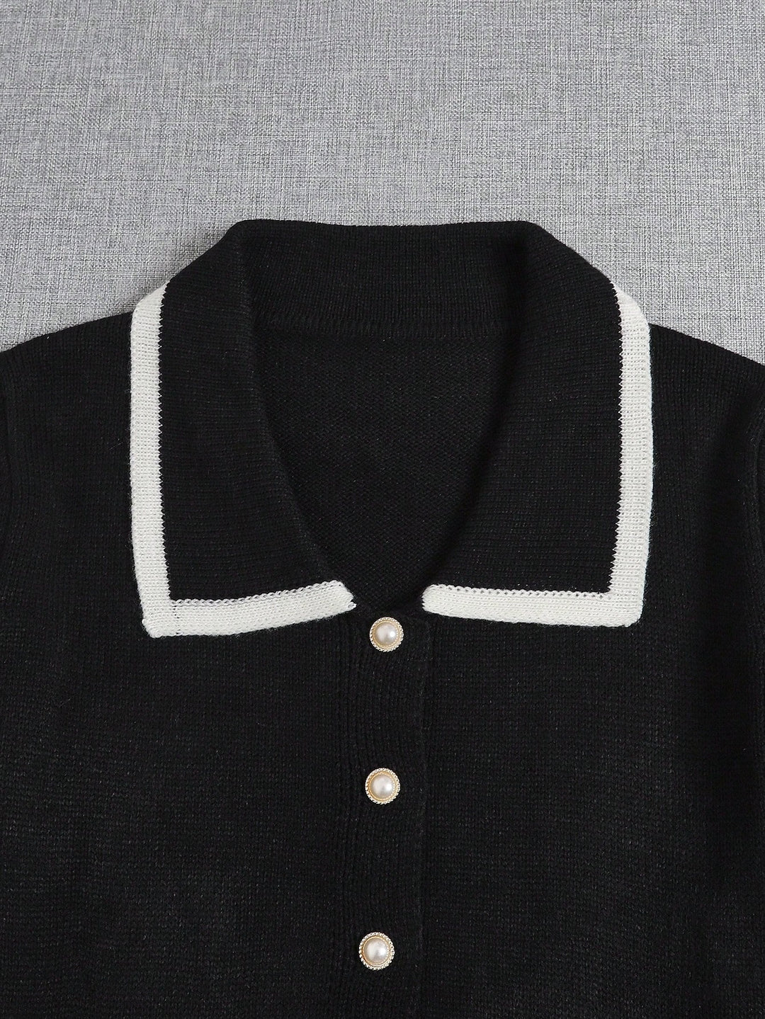 Pulover cu nasturi SHEIN, negru
