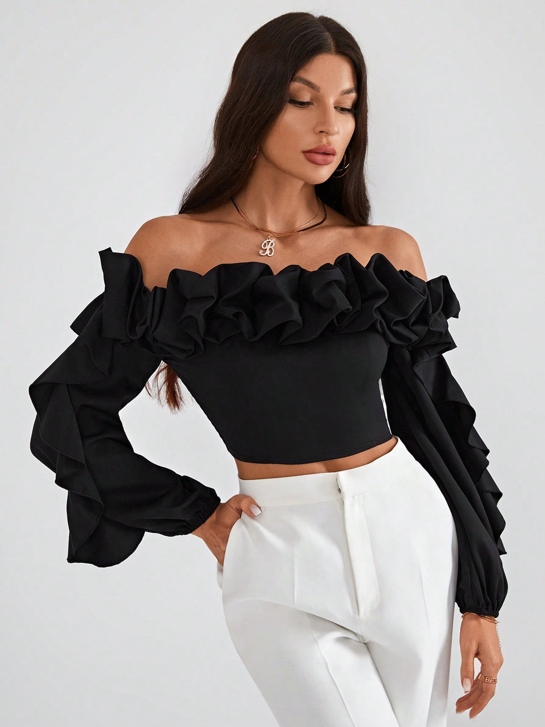 Top decupat cu volane SHEIN, negru