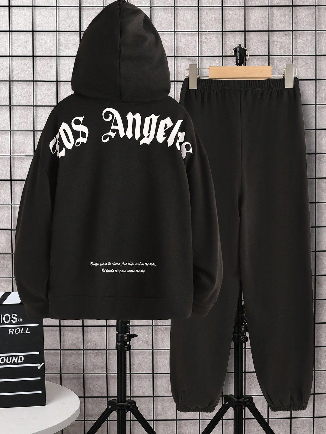 SHEIN együttes, fekete