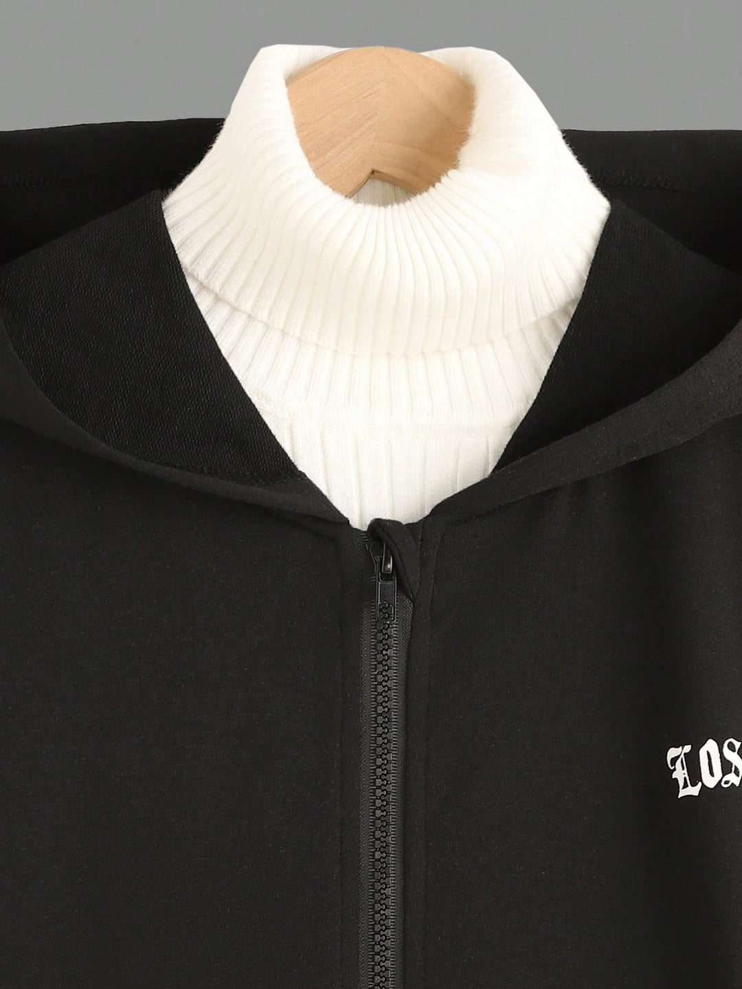 SHEIN együttes, fekete