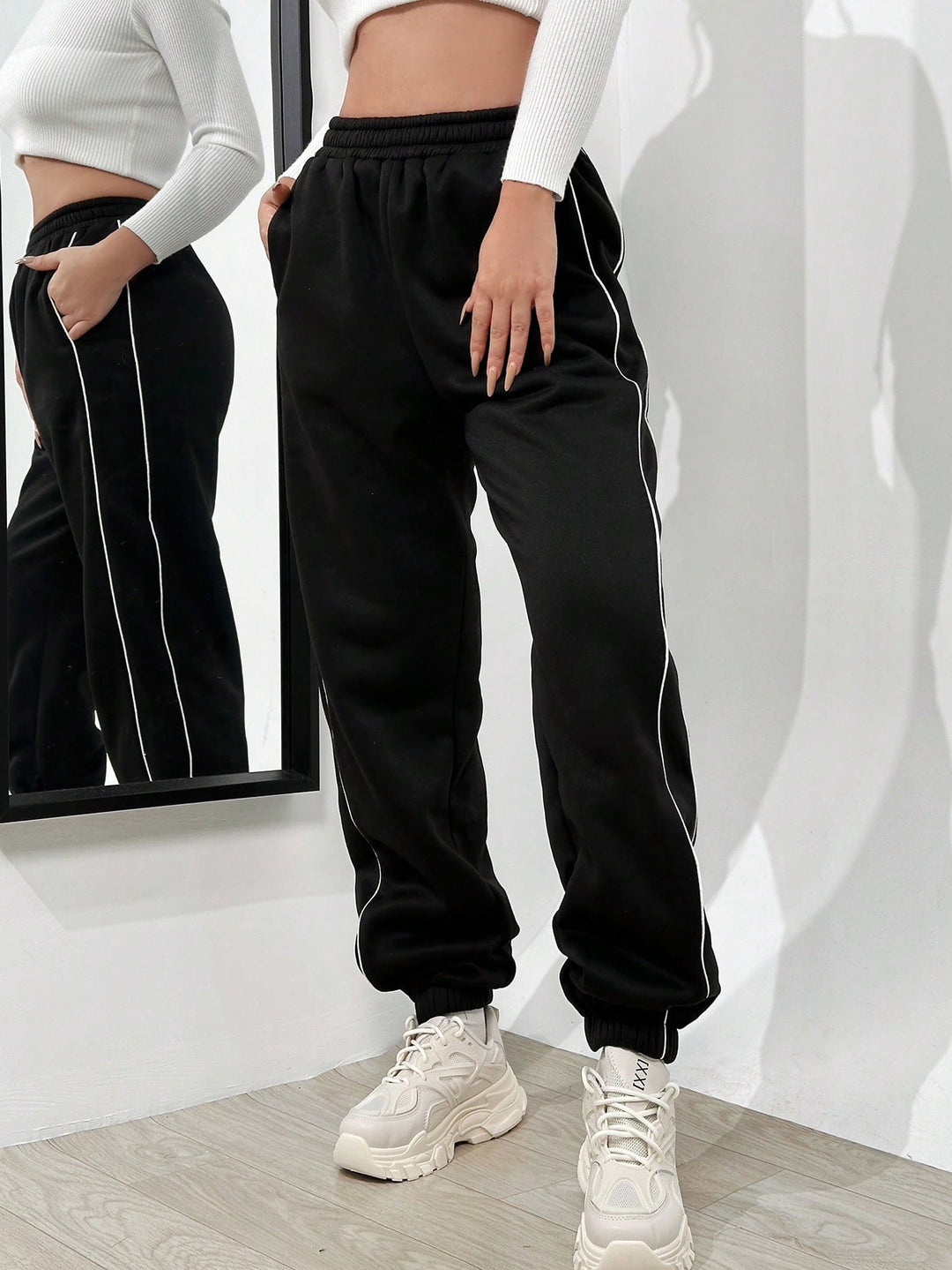 Pantaloni SHEIN, negru