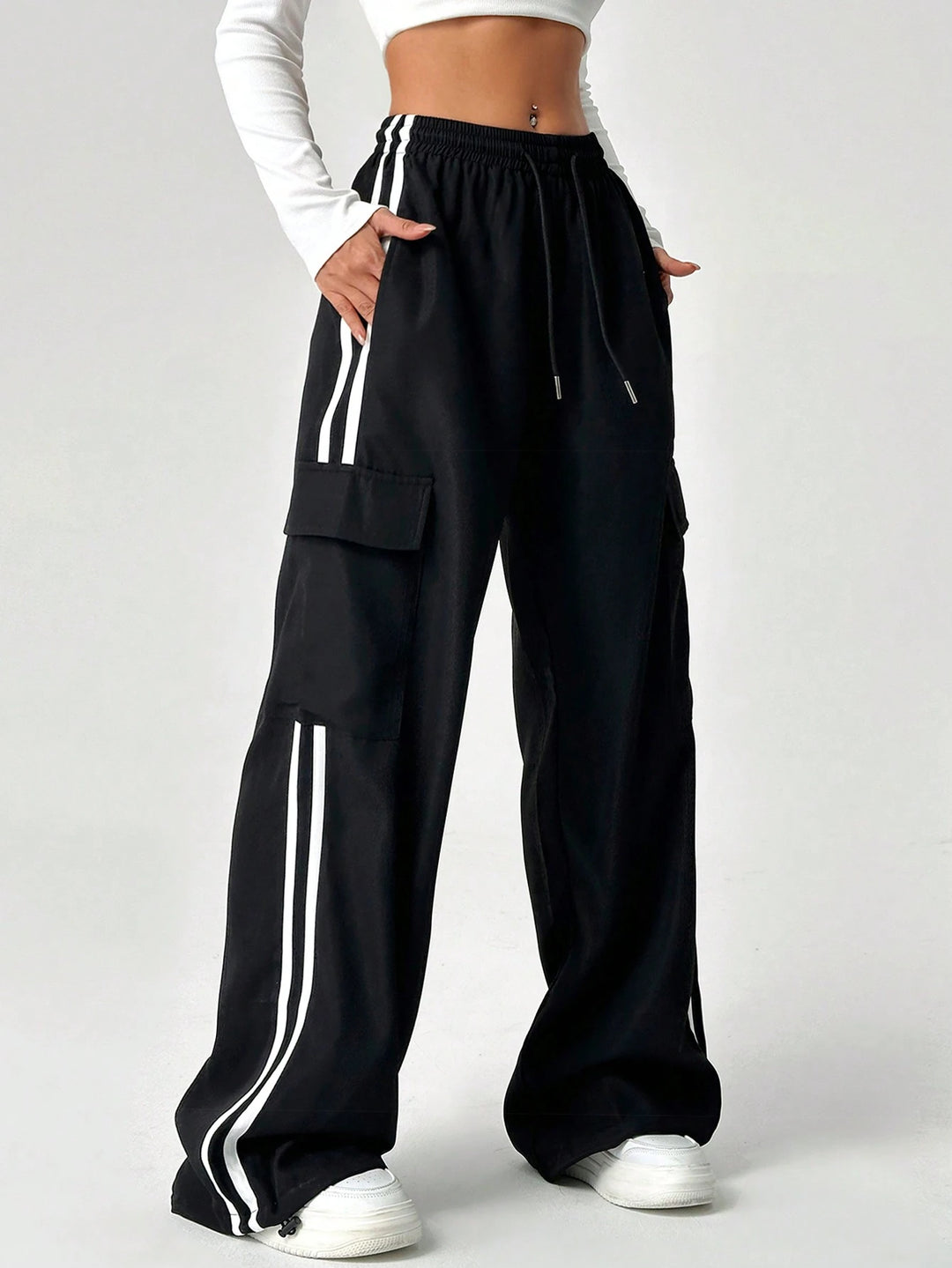 Pantaloni SHEIN, negru