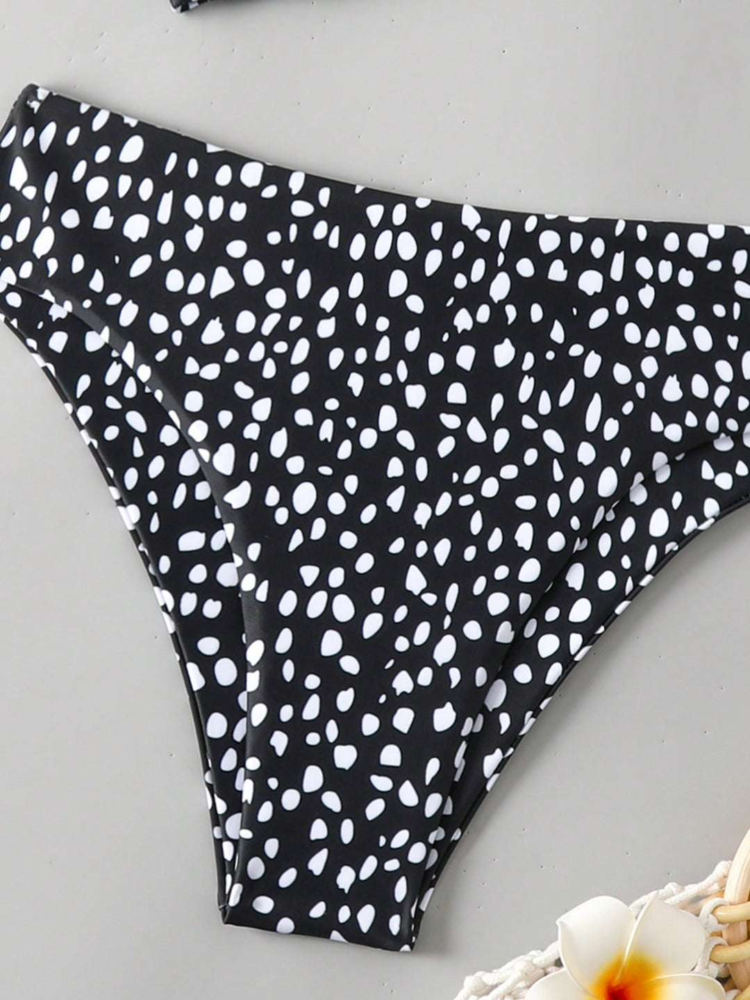 Set bikini SHEIN, mix culori