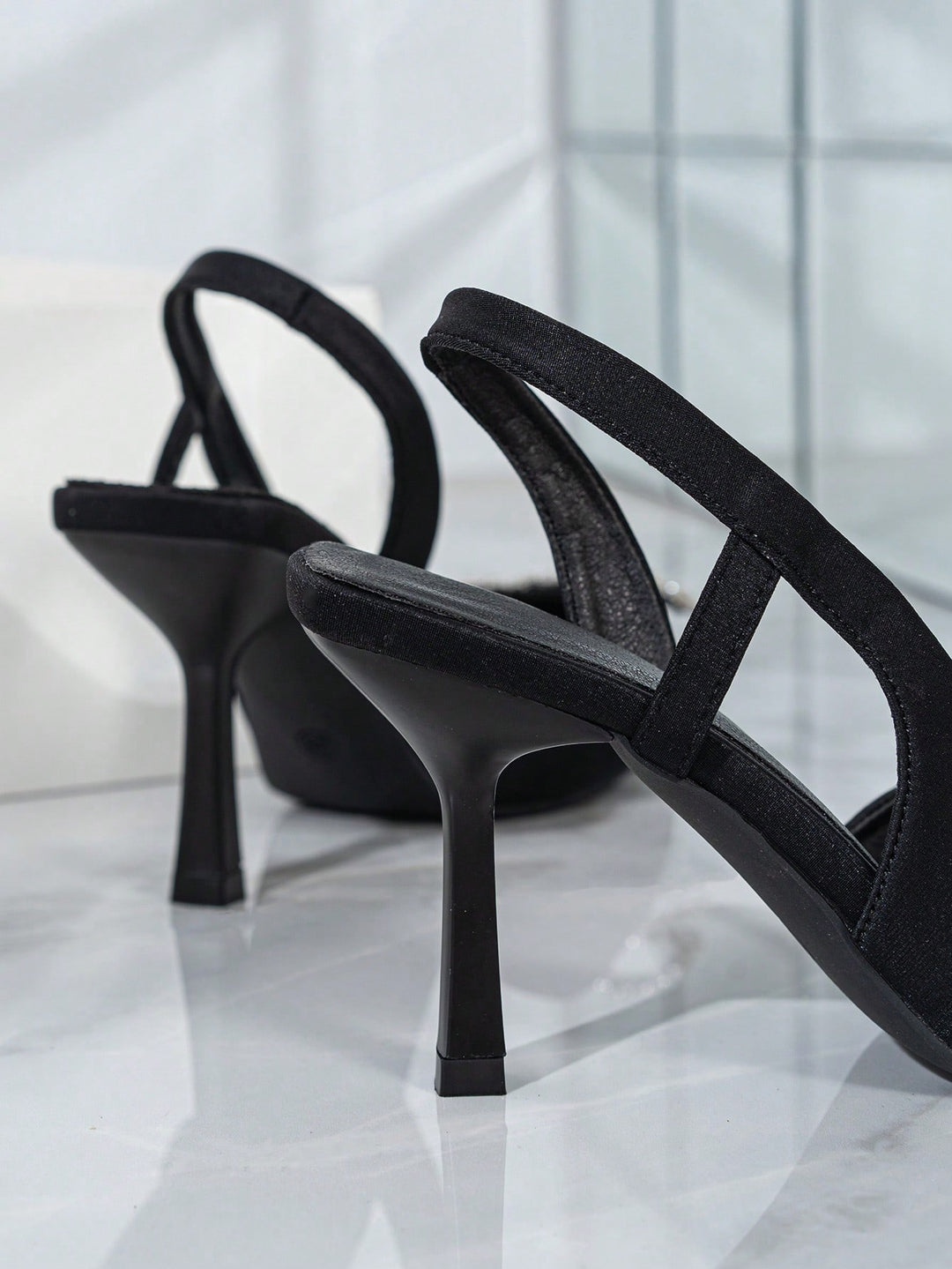 Pantofi cu toc SHEIN, negru