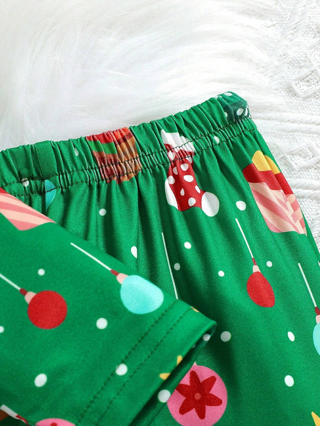 Compleu pijamale SHEIN, verde