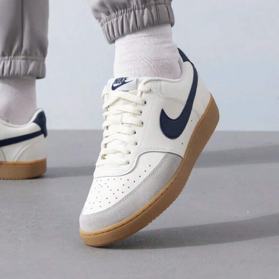 NIKE sportcipő, vegyes színek
