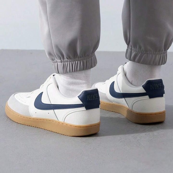 NIKE sportcipő, vegyes színek