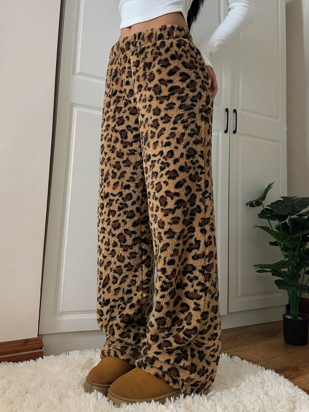 Pantaloni SHEIN, maro