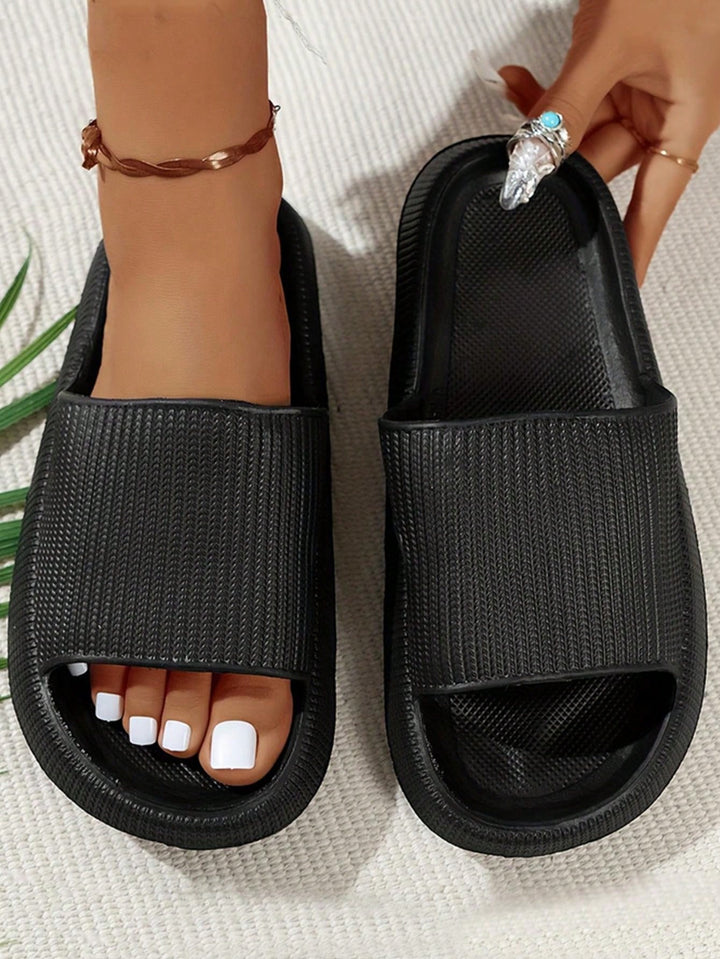 Papuc tip slide SHEIN, negru