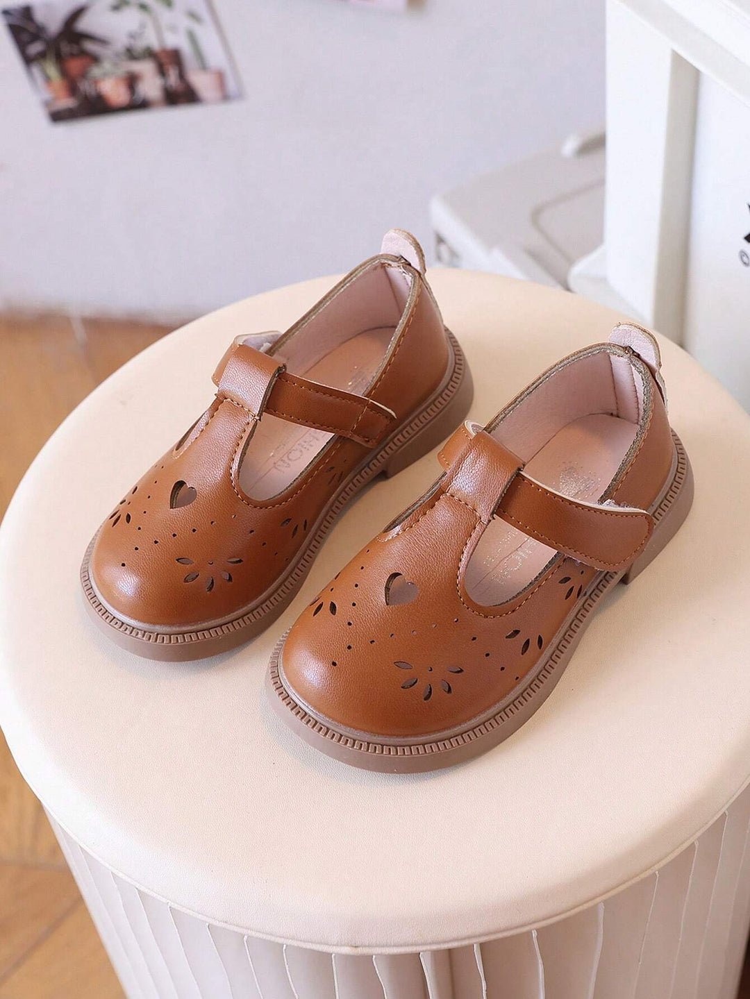 Pantofi SHEIN, maro