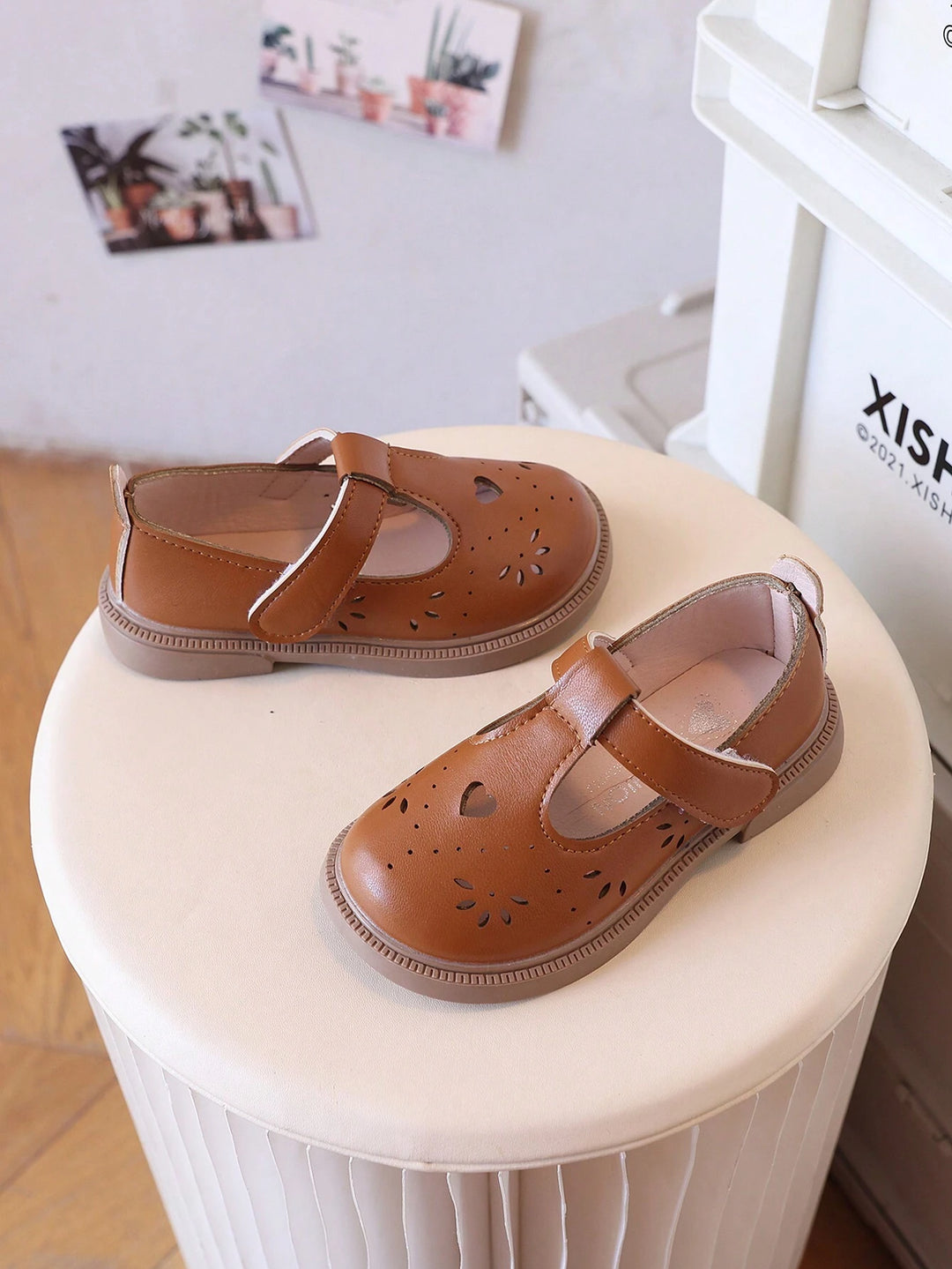 Pantofi SHEIN, maro