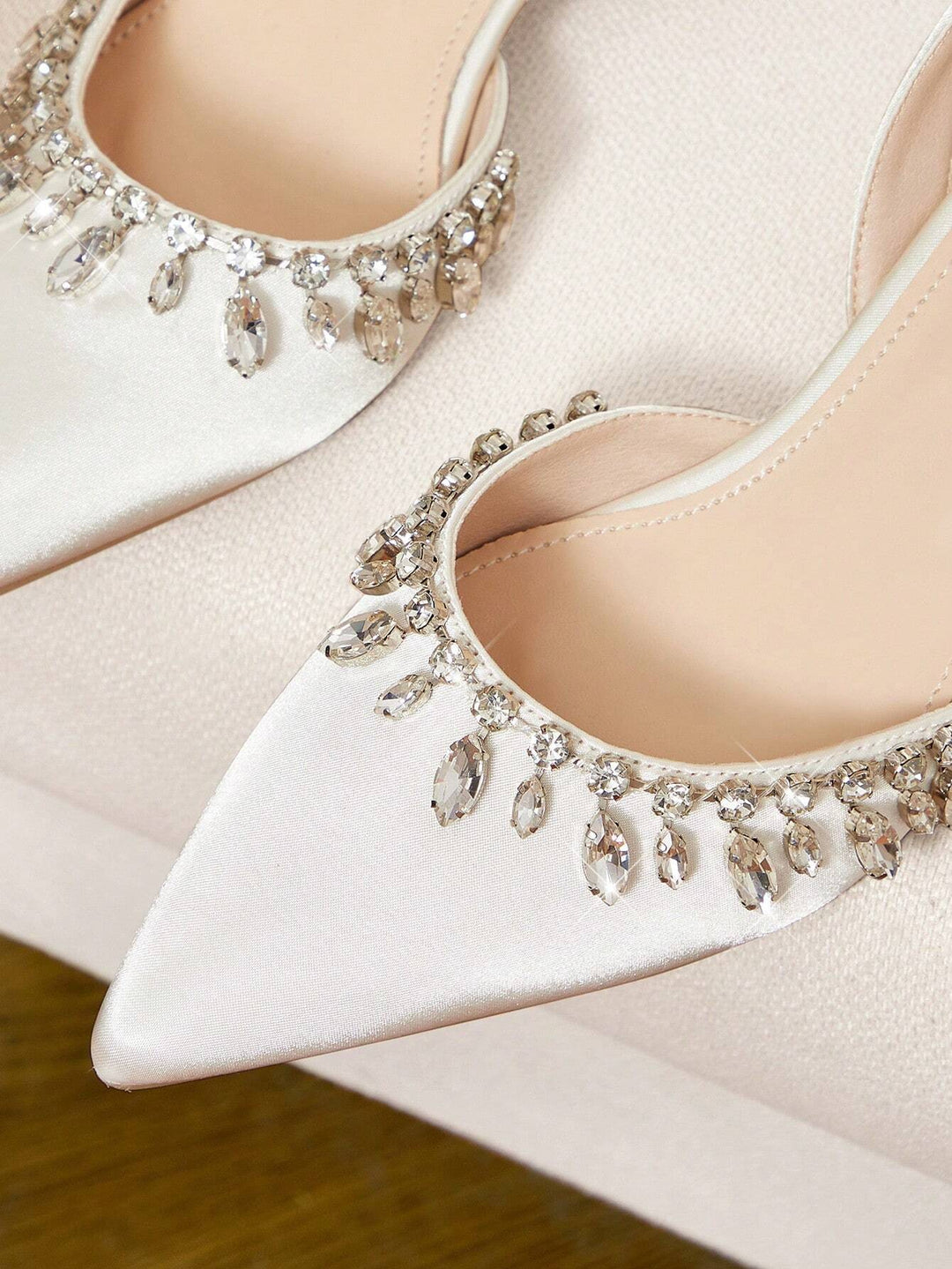 Pantofi cu toc SHEIN, bej