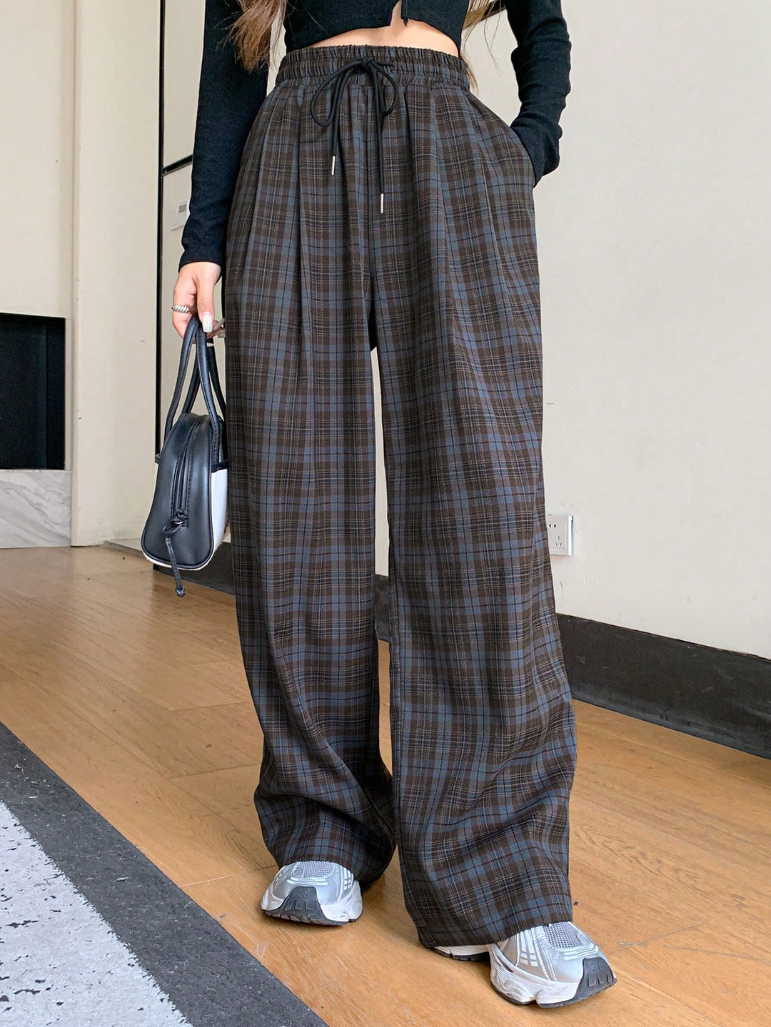 Pantaloni SHEIN, maro