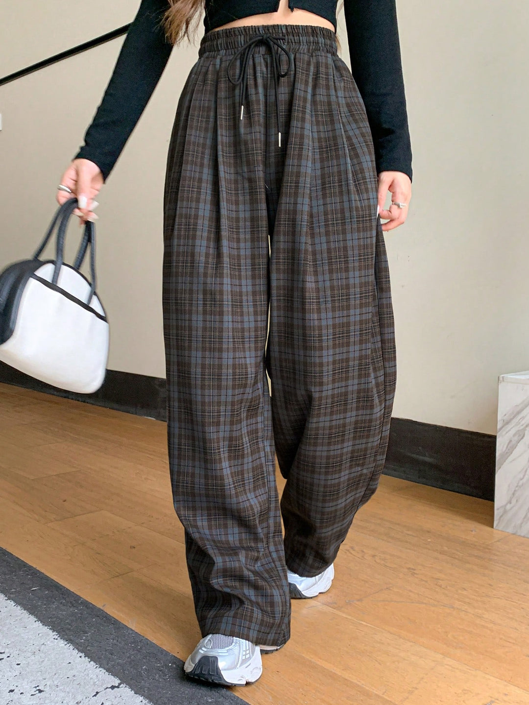 Pantaloni SHEIN, maro