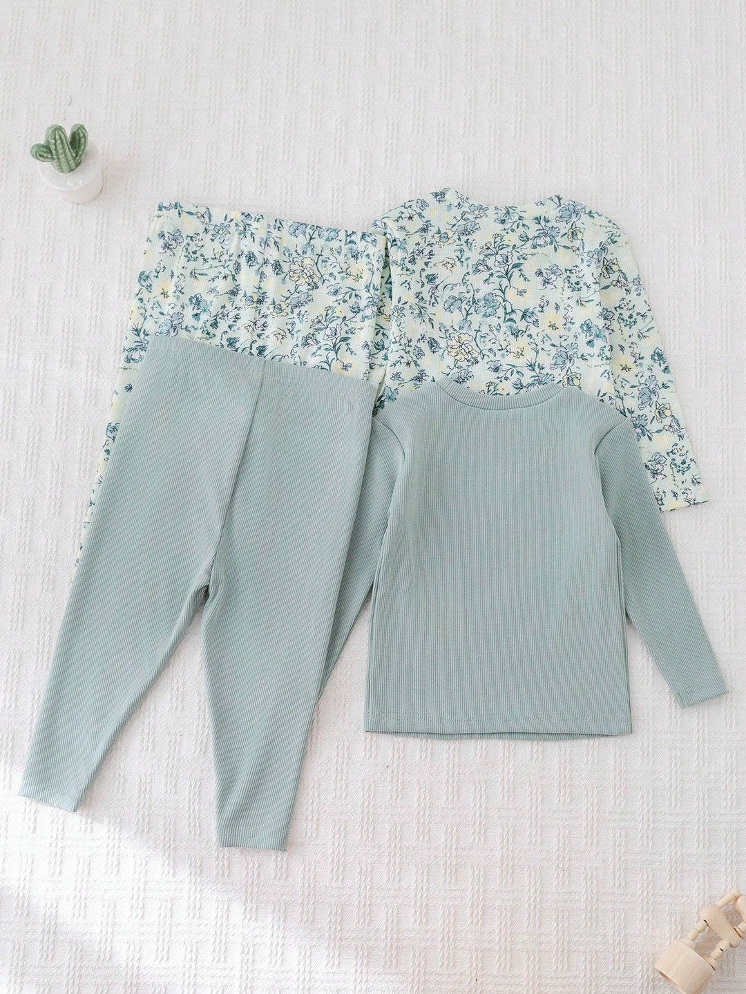 Set pijama SHEIN, mix culori
