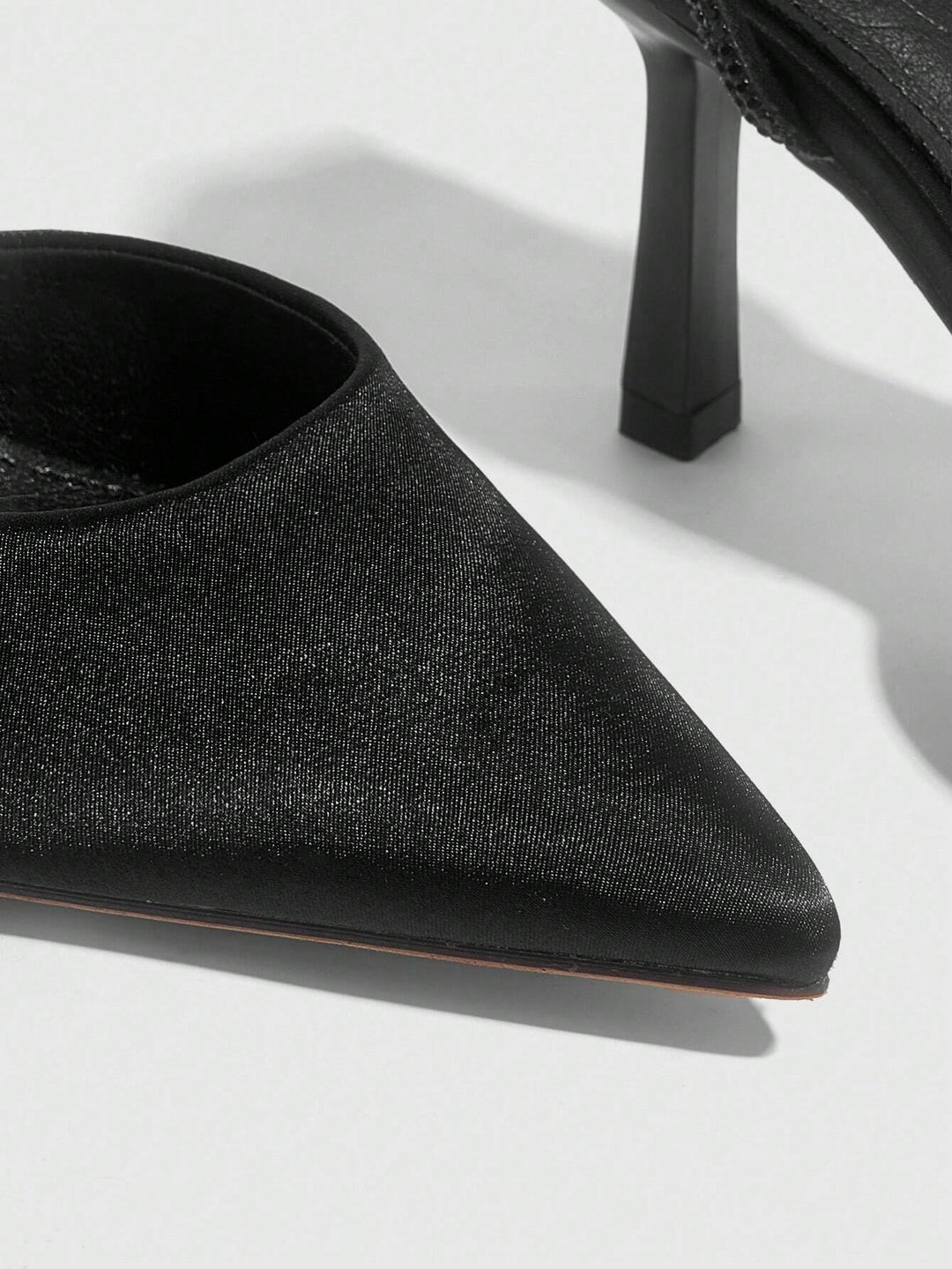 Pantofi cu toc SHEIN, negru