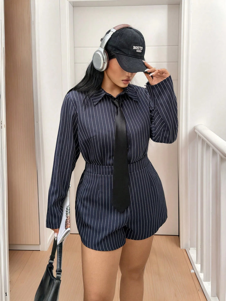 Pantaloni scurți SHEIN, albastru