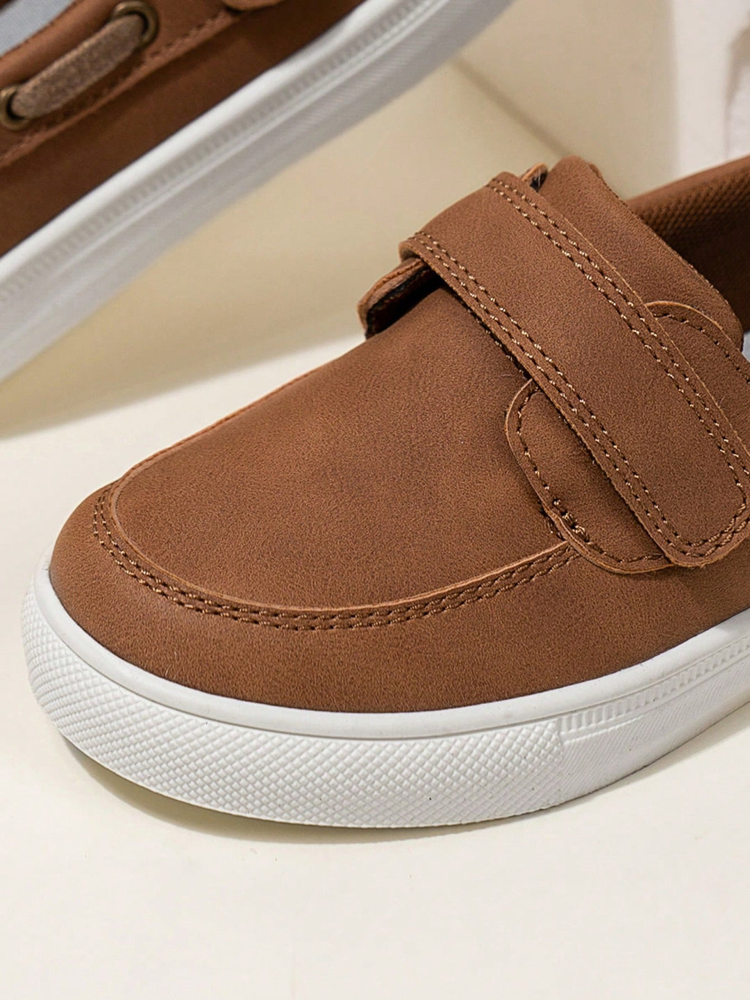 Pantofi sport SHEIN, maro