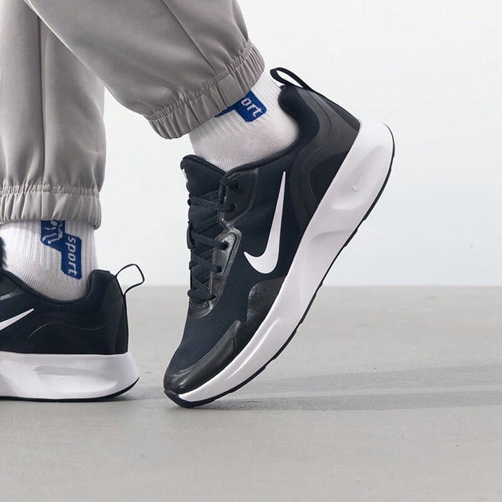 NIKE sportcipő, fekete