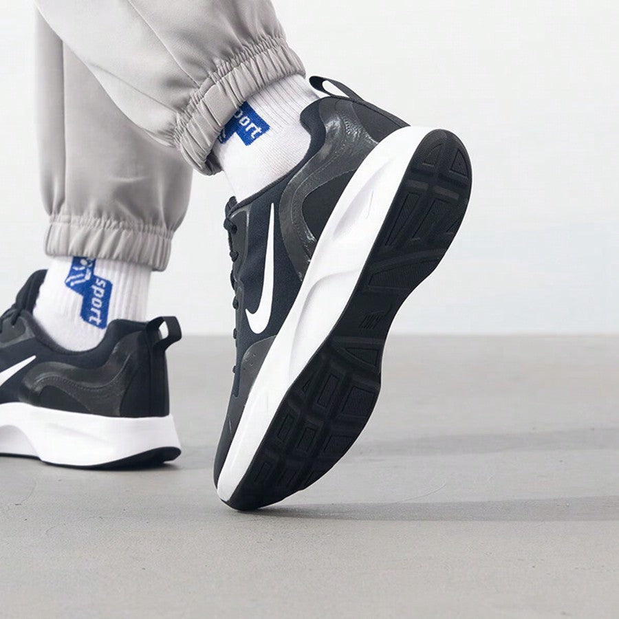 NIKE sportcipő, fekete