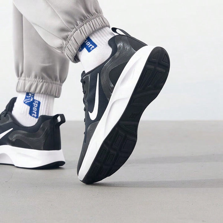 NIKE sportcipő, fekete