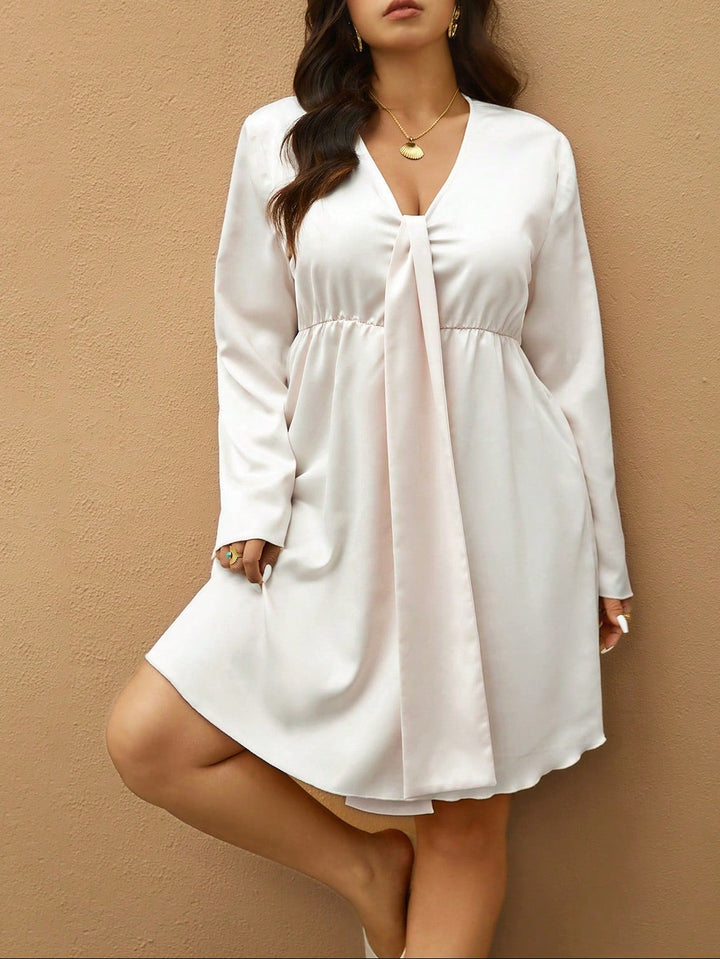 Shein Curve+ miniruha, krém