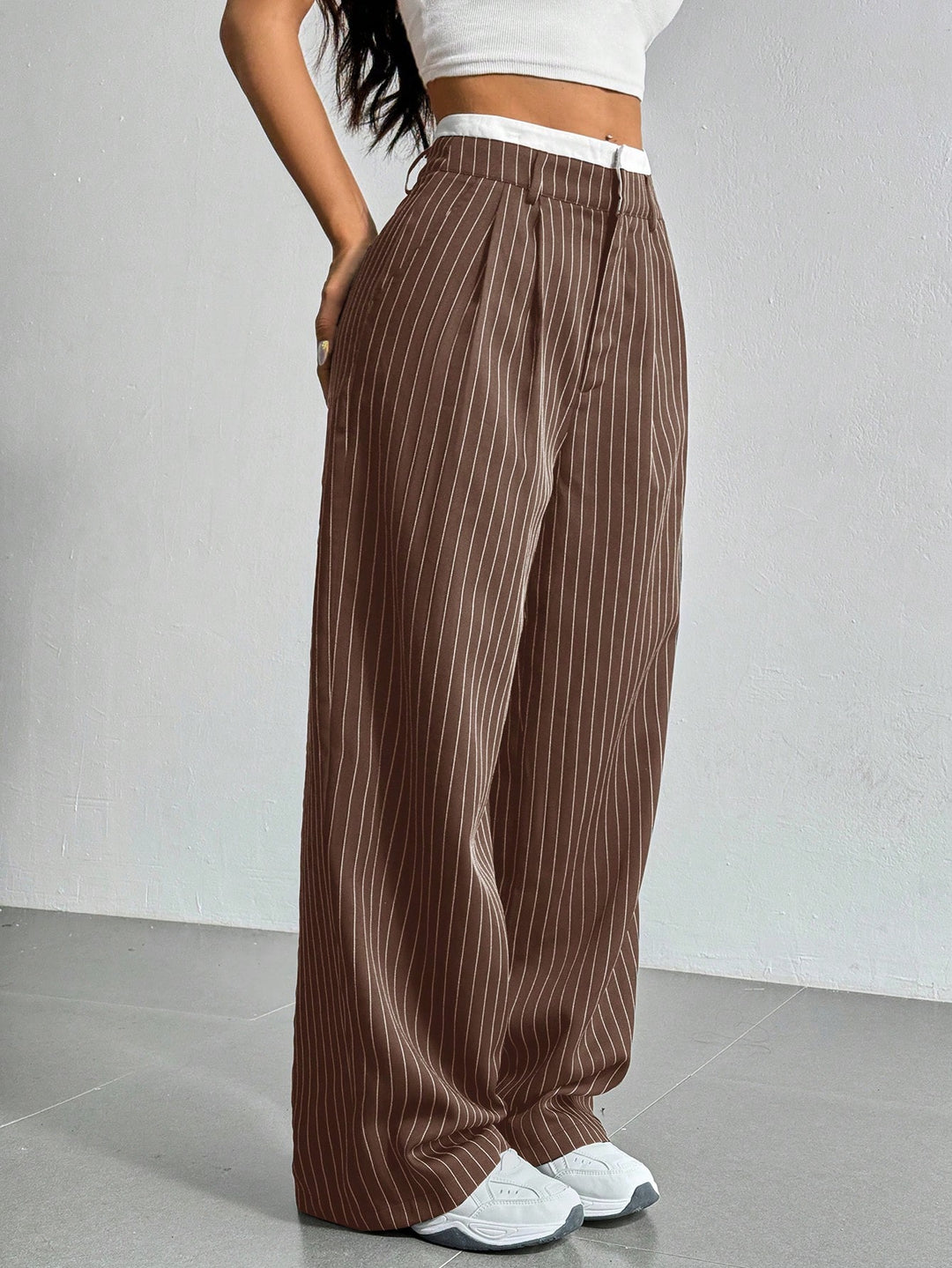 Pantaloni SHEIN, maro