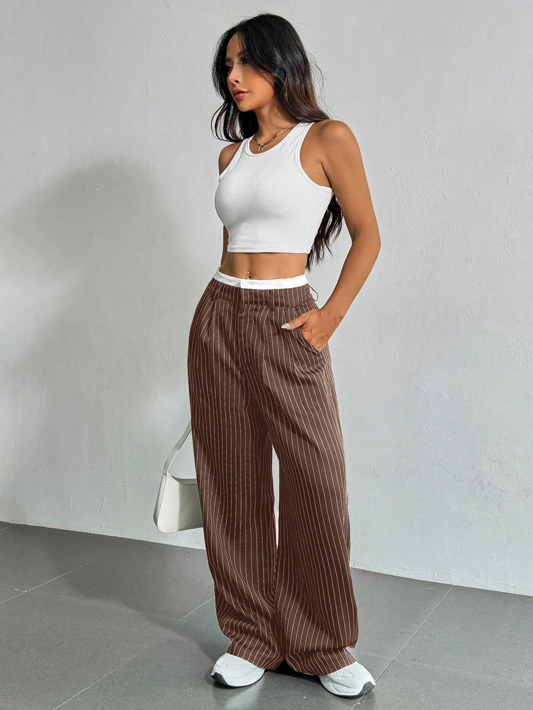 Pantaloni SHEIN, maro