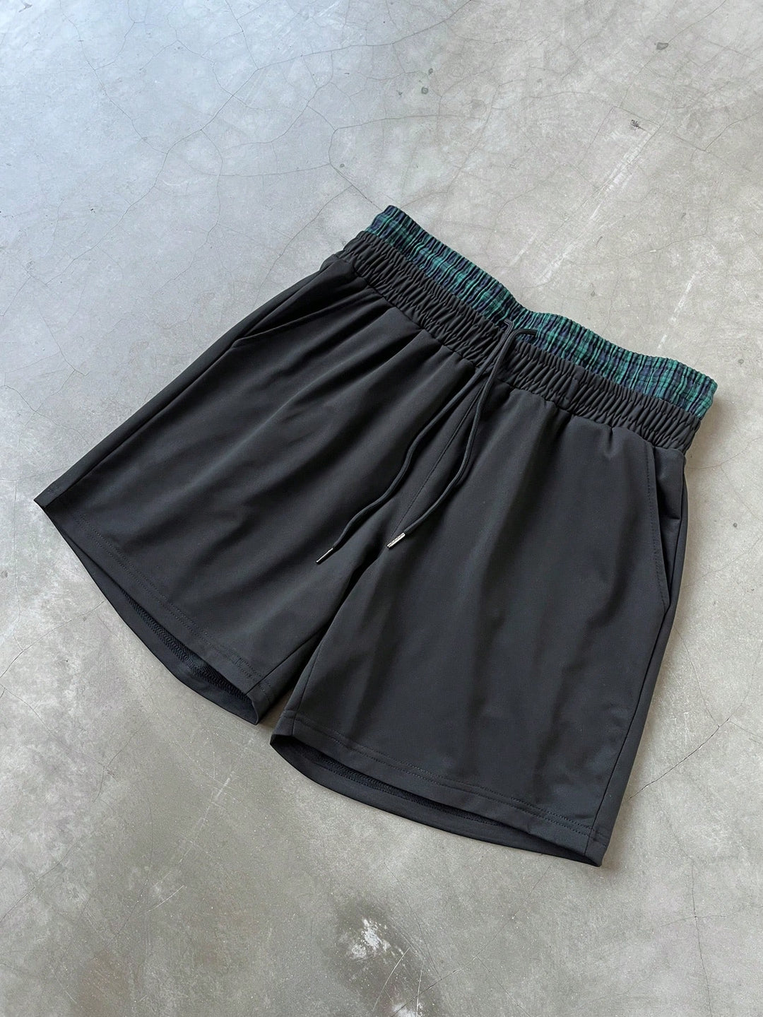 Pantaloni scurți SHEIN, negru