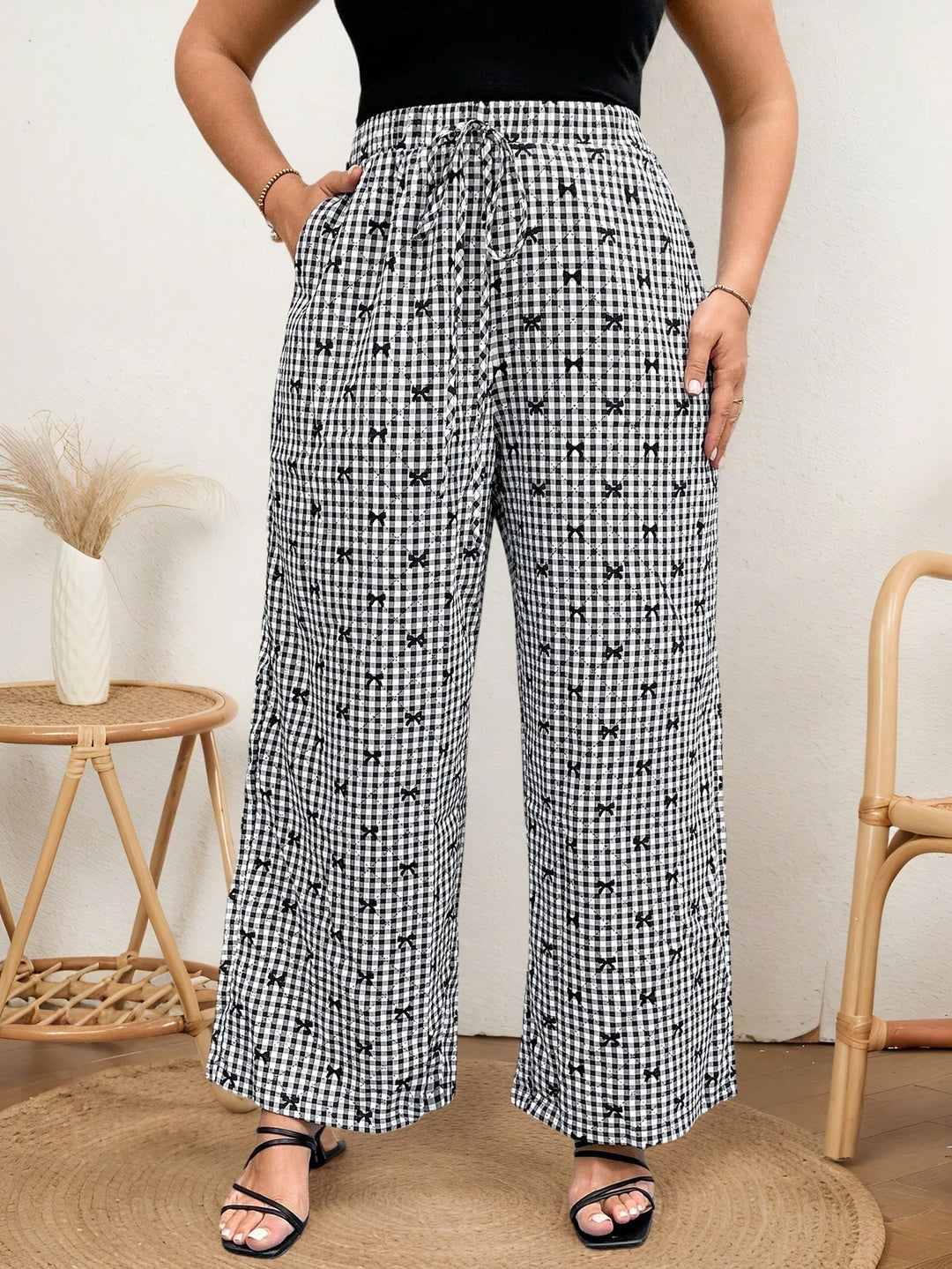 Pantaloni SHEIN, negru
