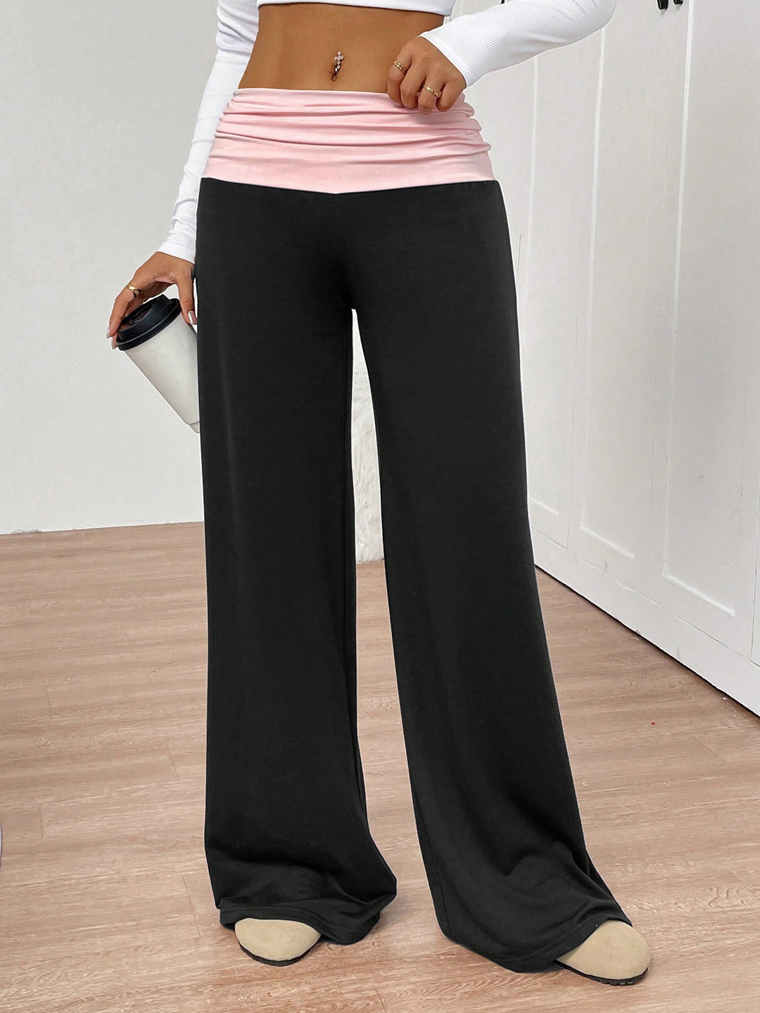 Pantaloni SHEIN, negru