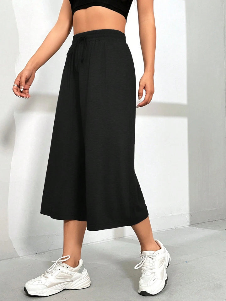 Pantaloni 3/4 SHEIN, negru
