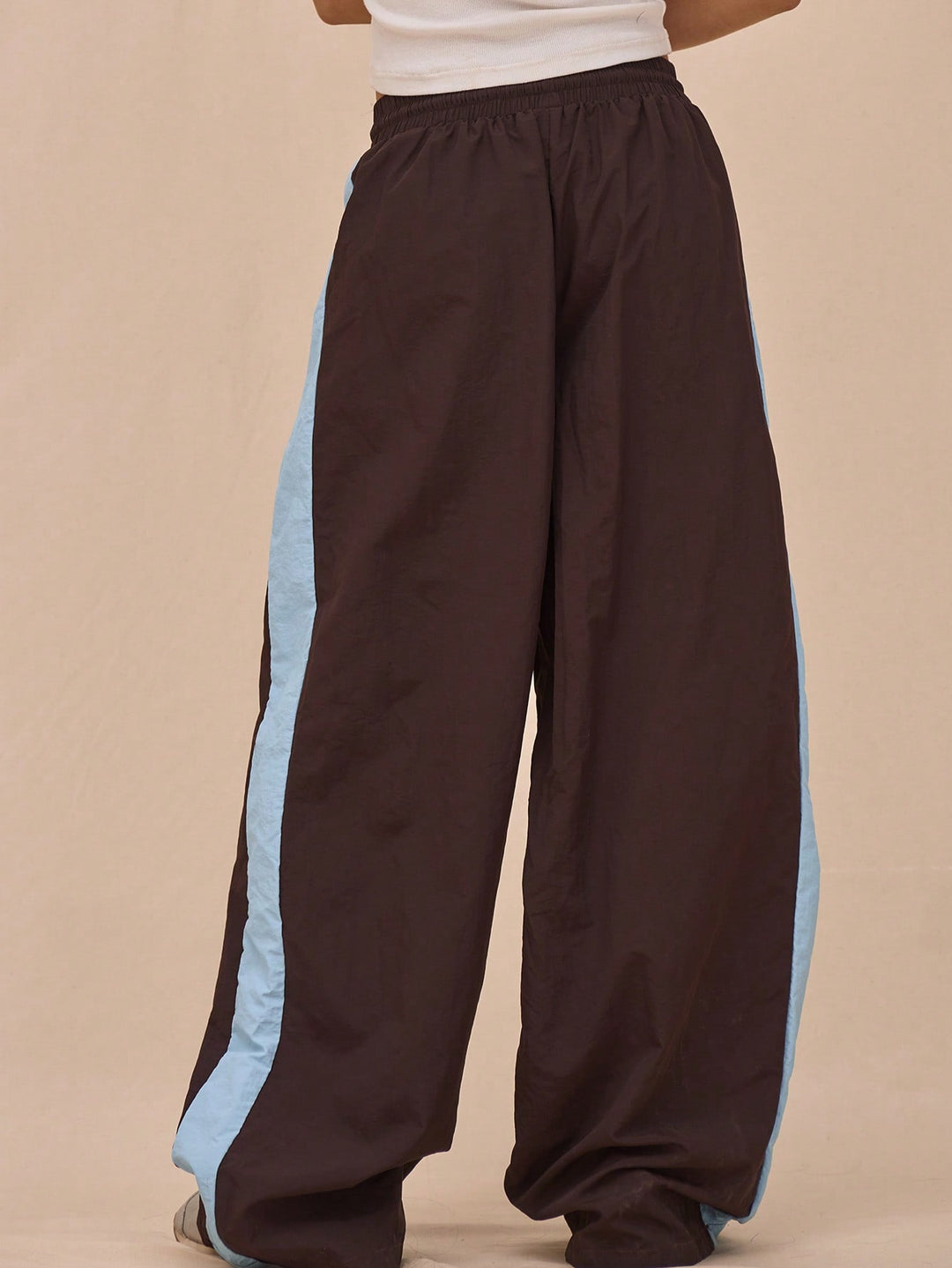 Pantaloni SHEIN, maro