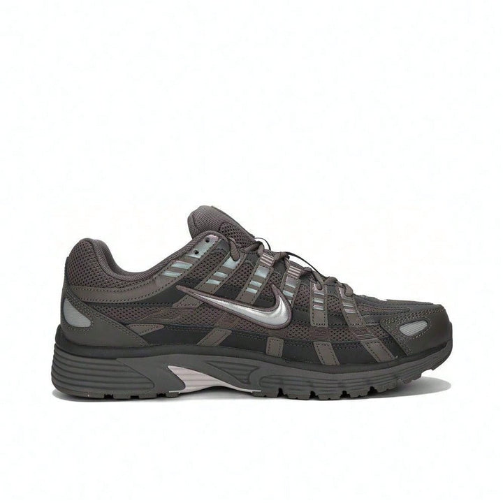 NIKE sportcipő, barna