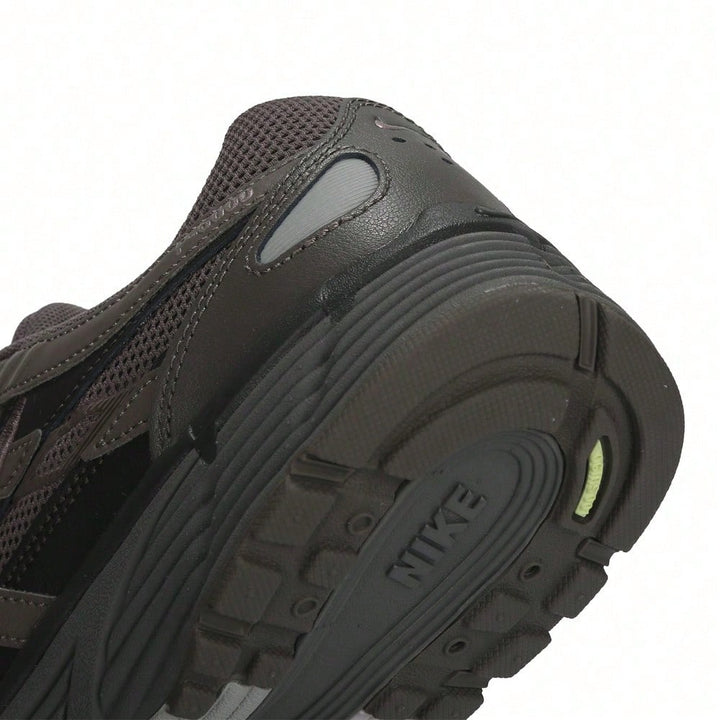 NIKE sportcipő, barna