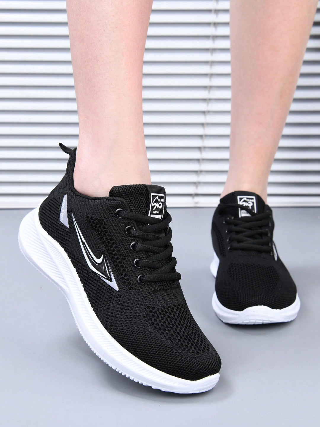 Pantofi sport SHEIN, negru