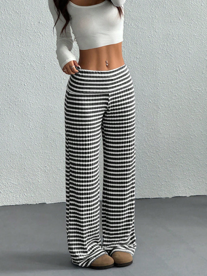 Pantaloni SHEIN, negru