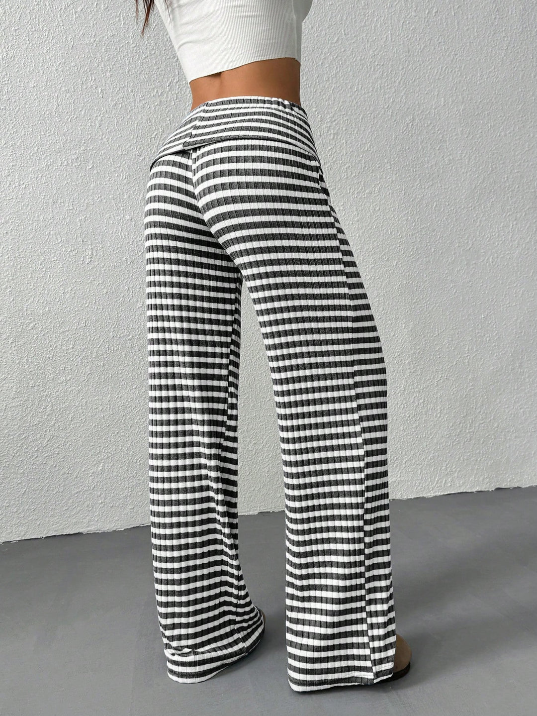 Pantaloni SHEIN, negru