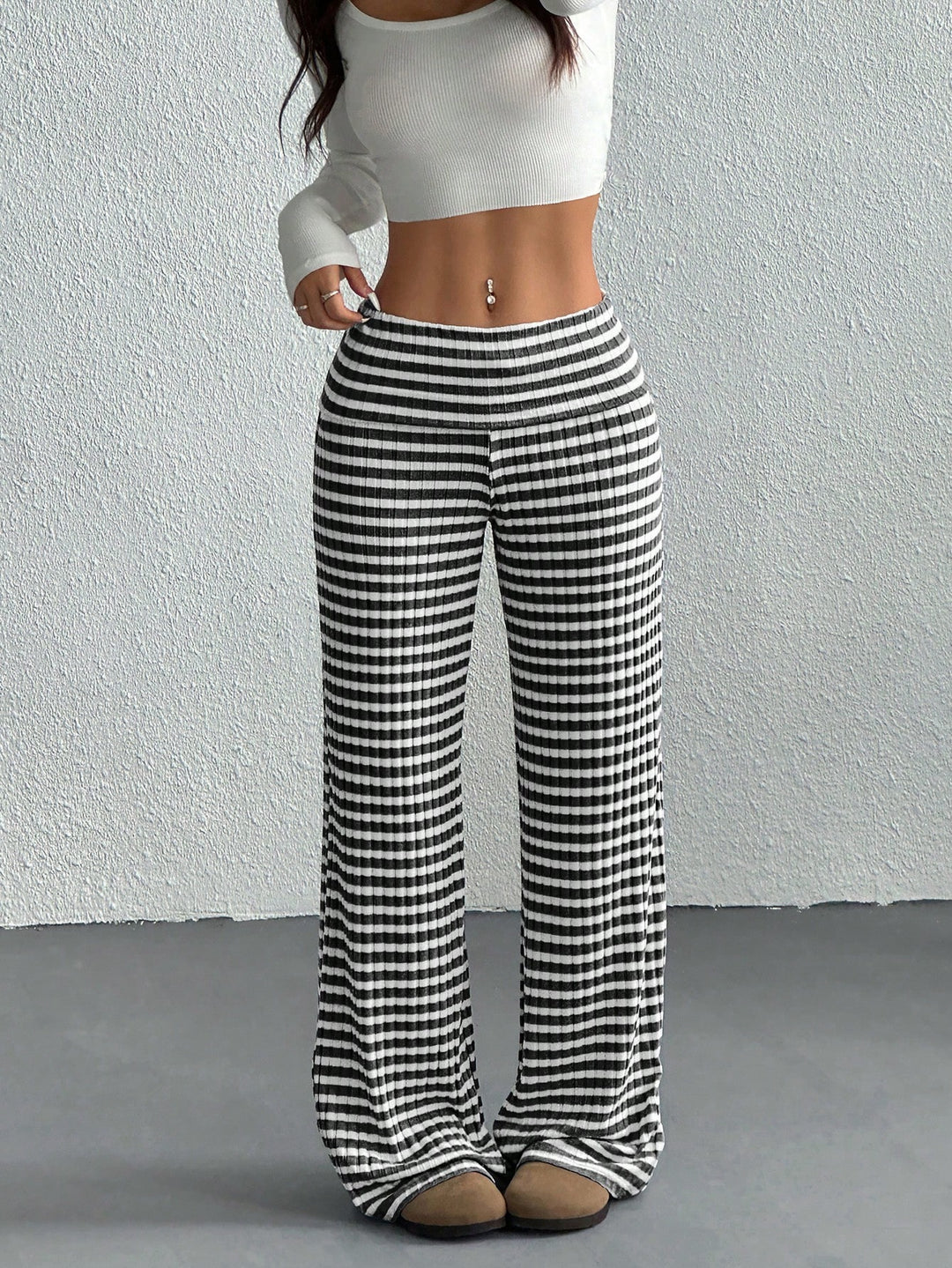 Pantaloni SHEIN, negru