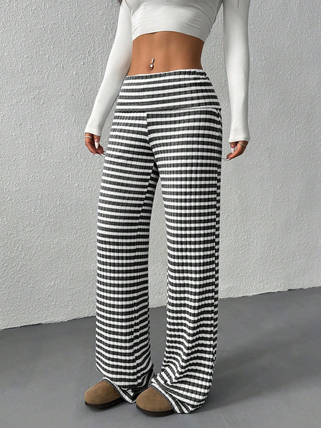 Pantaloni SHEIN, negru