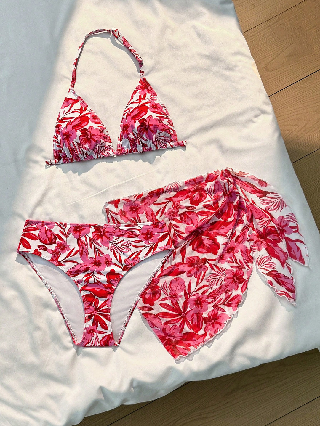 Set costum de baie SHEIN, mix culori