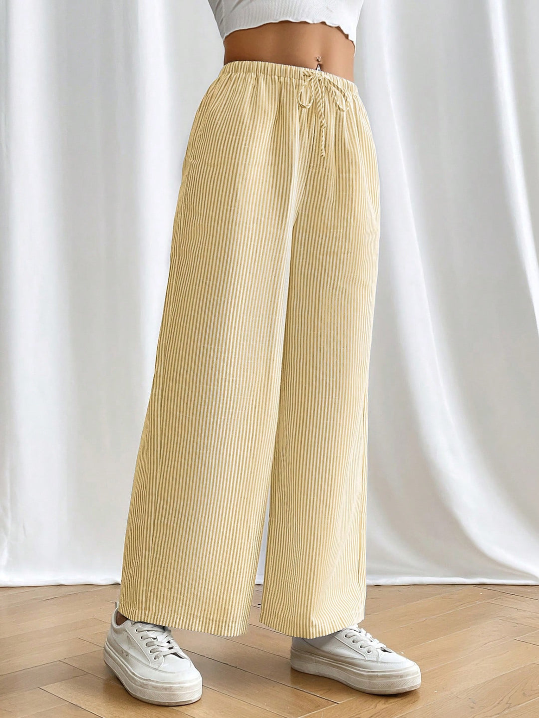 Pantaloni SHEIN, galben