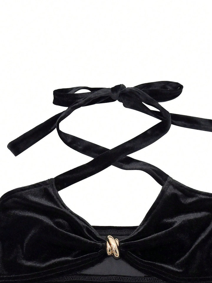 Set din două piese cu top fără mâneci și pantaloni tip salopetă SHEIN, negru