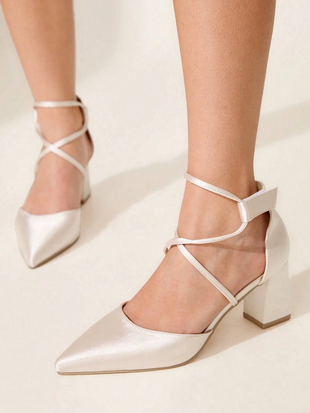 Pantofi cu toc SHEIN, crem